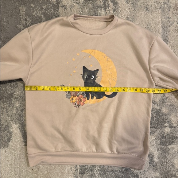 Cozy SHEIN Beige Cat Sweatshirt - Picture 4 of 5